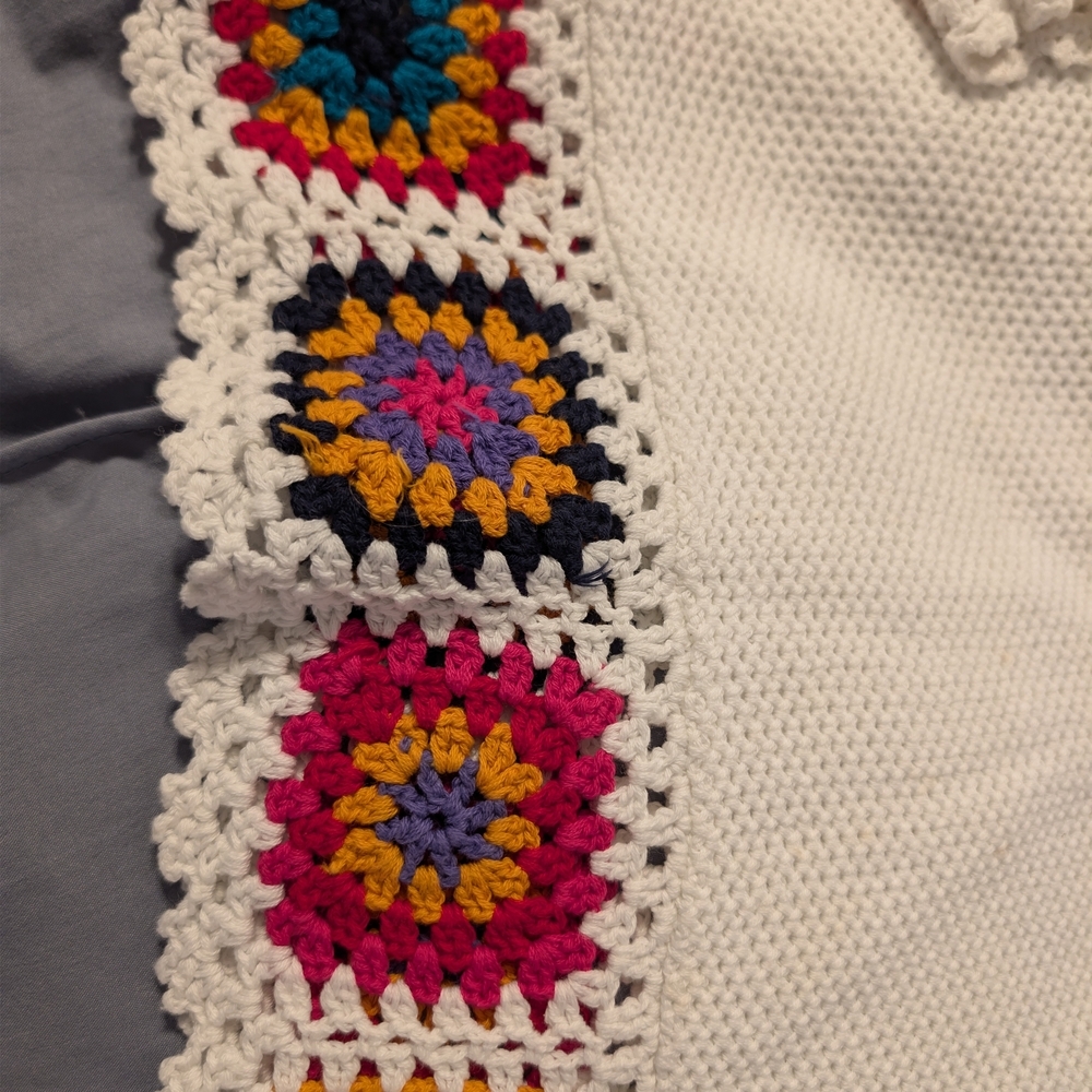 Vintage Y2K Joseph A Granny Square Crochet Border Sweater White Knit Size M - Picture 3 of 7